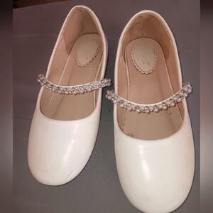 Girls size 6, white dress shoes